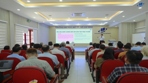 Trường Đại học Mở TP.HCM trao bằng tốt nghiệp hình thức đào tạo từ xa và vừa làm vừa học đợt 2 năm 2026